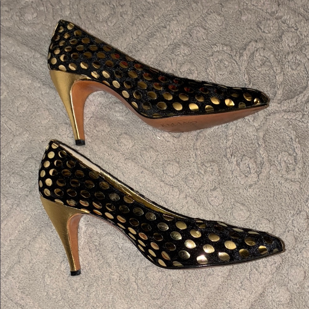 A’MANO Black and Gold Polka Dot Heels - Picture 6 of 11